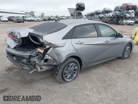 2024 Hyundai Elantra SEL with VIN KMHLM4DG9RU753995, listed as a IAAI auction lot 41917826 with 10,258 mi miles. Bid and sale history available at carsss.com. Image 4.