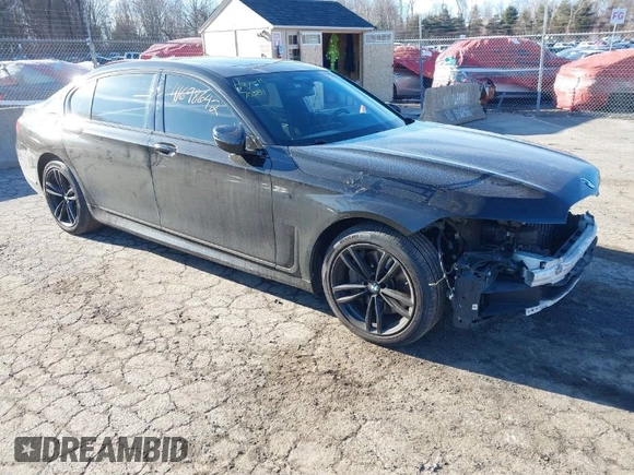 2021 BMW 7 Series 750i xDrive with VIN WBA7U2C01MCF94533, listed as a IAAI auction lot 41698642 with 83,016 mi miles. Bid and sale history available at carsss.com. Image 1.