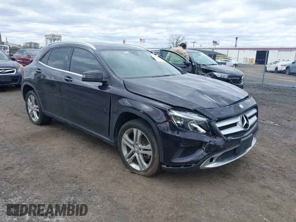 2015 Mercedes-Benz GLA 250 z VIN WDCTG4GB0FJ114889, wystawiony jako IAAI lot #42049338 z przebiegiem 83 676 mil mil oraz . Historia ofert i sprzedaży dostępna na DreamBid. Obrazek 1.