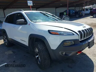 2017 Jeep Cherokee Trailhawk z VIN 1C4PJMBS4HW612180, wystawiony jako IAAI lot #42261123 z przebiegiem 112 624 mil mil oraz . Historia ofert i sprzedaży dostępna na DreamBid. Obrazek 1.