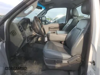 2011 Ford F-250 XL z VIN 1FDBF2A67BEC47393, wystawiony jako Copart lot #55200095 z przebiegiem 65 588 mil mil oraz Szkoda całkowita • Salvage title. Historia ofert i sprzedaży dostępna na DreamBid. Obrazek 7.