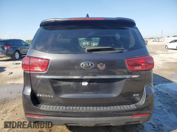 2020 Kia Sedona LX with VIN KNDMB5C17L6590101, listed as a Copart auction lot 46798405 with 101,064 mi miles and Salvage Title. Bid and sale history available at carsss.com. Image 6.