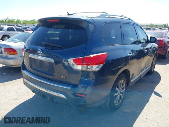 2014 Nissan Pathfinder SV with VIN 5N1AR2MN9EC687010, listed as a IAAI auction lot 41982320 with 173,138 mi miles. Bid and sale history available at carsss.com. Image 4.
