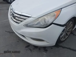 2013 Hyundai Sonata Limited z VIN 5NPEC4AC9DH802858, wystawiony jako IAAI lot #42531348 z przebiegiem 274 621 mil mil oraz . Historia ofert i sprzedaży dostępna na DreamBid. Obrazek 6.