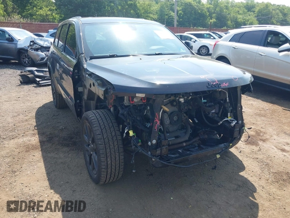 2020 Jeep Grand Cherokee Laredo E z VIN 1C4RJFAG3LC208766, wystawiony jako IAAI lot #42475923 z przebiegiem 103 077 mil mil oraz . Historia ofert i sprzedaży dostępna na DreamBid. Obrazek 17.