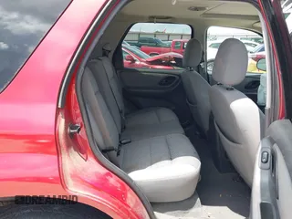 2005 Ford Escape XLT с VIN 1FMYU93175DA16398, выставлен на аукционе IAAI как лот 42544348 с пробегом 114 065 миль миль и . История ставок и продаж доступна на DreamBid. Изображение 8.