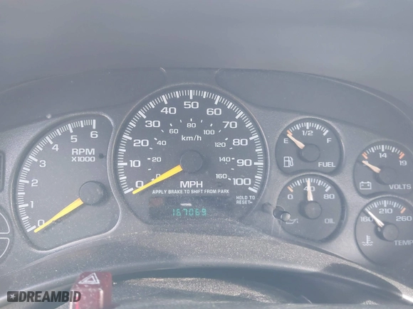 2000 Chevrolet Silverado 1500 with VIN 1GCEC14W6YZ361158, listed as a IAAI auction lot 41682163 with 167,069 mi miles. Bid and sale history available at carsss.com. Image 7.