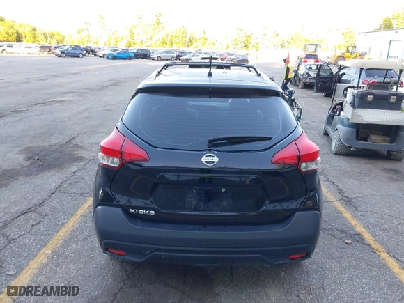 2018 Nissan Kicks SR with VIN 3N1CP5CU5JL518486, listed as a IAAI auction lot 40408119 with 87,664 mi miles. Bid and sale history available at carsss.com. Image 16.