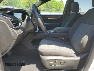 2025 GMC Acadia AWD Elevation z VIN 1GKENNRS8SJ243825, wystawiony jako Copart lot #57325625 z przebiegiem 926 mil mil oraz Czysty tytuł • Clean title. Historia ofert i sprzedaży dostępna na DreamBid. Obrazek 7.