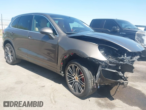 2015 Porsche Cayenne Turbo с VIN WP1AC2A27FLA82984, выставлен на аукционе IAAI как лот 42290464 с пробегом 114 185 миль миль и . История ставок и продаж доступна на DreamBid. Изображение 1.