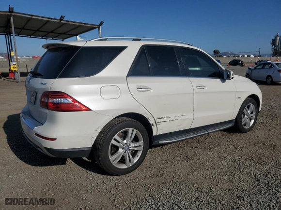 2012 Mercedes-Benz M-Class ML 350 with VIN 4JGDA5HB9CA094553, listed as a Copart auction lot 52035945 with 59,767 mi miles and Salvage Title. Bid and sale history available at carsss.com. Image 3.