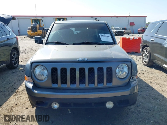 2014 Jeep Patriot Latitude with VIN 1C4NJPFA4ED535148, listed as a IAAI auction lot 42037942 with 192,493 mi miles and . Bid and sale history available at carsss.com. Image 12.