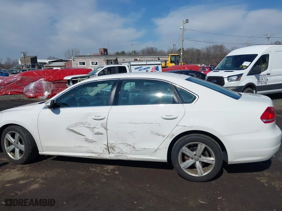 2012 Volkswagen Passat SE with VIN 1VWBP7A38CC020227, listed as a IAAI auction lot 41644536 with 227,205 mi miles. Bid and sale history available at carsss.com. Image 6.
