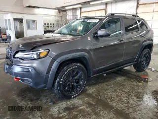 2019 Jeep Cherokee Trailhawk Elite with VIN 1C4PJMBX2KD112355, listed as a Copart auction lot 88948135 with 130,136 mi miles and Salvage Title. Bid and sale history available at carsss.com. Image 1.