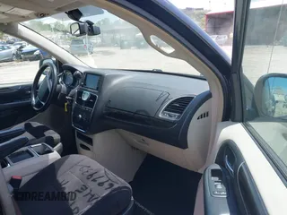 2011 Chrysler Town & Country Touring with VIN 2A4RR5DG7BR697932, listed as a IAAI auction lot 42231254 with 151,866 mi miles and . Bid and sale history available at DreamBid. Image 5.