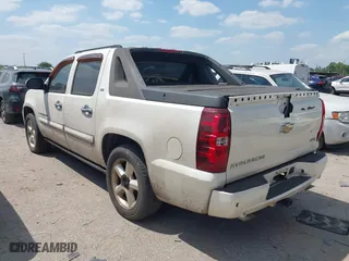 2008 Chevrolet Avalanche LT w/2LT with VIN 3GNEC12028G250998, listed as a IAAI auction lot 42056165 with 273,777 mi miles. Bid and sale history available at carsss.com. Image 3.