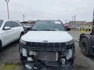 2024 Jeep Compass Latitude with VIN 3C4NJDBN0RT588081, listed as a IAAI auction lot 41773631 with 6,853 mi miles. Bid and sale history available at carsss.com. Image 13.