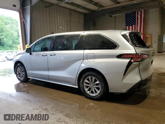 2022 Toyota Sienna LE with VIN 5TDKRKEC2NS090169, listed as a Copart auction lot 60974515 with 83,746 mi miles and Salvage title. Bid and sale history available at DreamBid. Image 2.
