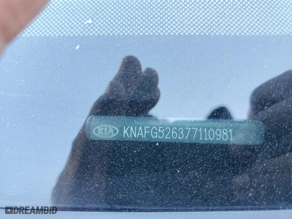 2007 Kia Rondo EX with VIN KNAFG526377110981, listed as a Copart auction lot 85126884 with 117,480 mi miles and Salvage Title. Bid and sale history available at carsss.com. Image 13.