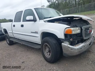 2002 GMC Sierra 2500HD SLE with VIN 1GTHK23172F182552, listed as a IAAI auction lot 41945511 with 290,925 mi miles. Bid and sale history available at carsss.com. Image 1.