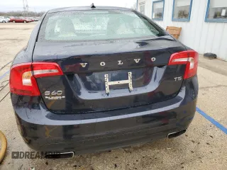 2016 Volvo S60 T5 Drive-E Premier z VIN YV126MFK5G2412365, wystawiony jako Copart lot #51577155 z przebiegiem 59 319 mil mil oraz Szkoda całkowita • Salvage title. Historia ofert i sprzedaży dostępna na DreamBid. Obrazek 6.