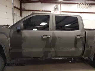 2017 GMC Sierra 1500 SLT z VIN 3GTU2NECXHG443064, wystawiony jako IAAI lot #41278799 z przebiegiem 112 723 mil mil oraz . Historia ofert i sprzedaży dostępna na DreamBid. Obrazek 14.