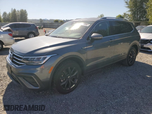 2024 Volkswagen Tiguan SE with VIN 3VV3B7AX2RM043794, listed as a Copart auction lot 65061275 with 40,033 mi miles and Clean title. Bid and sale history available at DreamBid. Image 1.