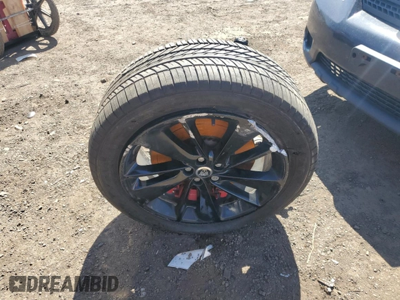 2024 Jaguar F-Pace R-Dynamic S z VIN SADCT2FU0RA726107, wystawiony jako Copart lot #51756455 z przebiegiem 40 888 mil mil oraz Szkoda całkowita • Salvage title. Historia ofert i sprzedaży dostępna na DreamBid. Obrazek 13.