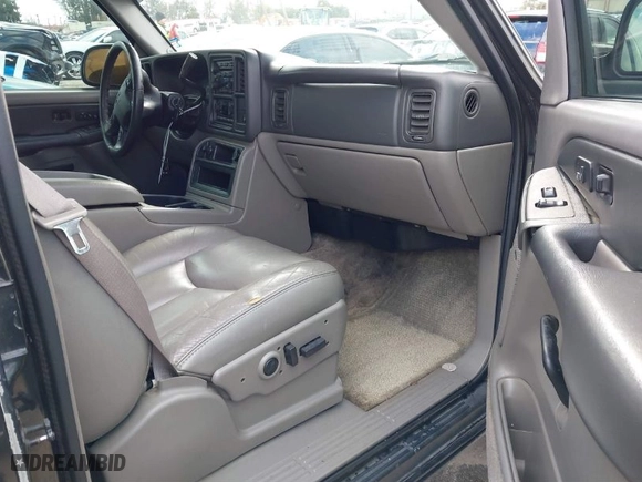 2003 GMC Yukon SLT with VIN 1GKEC13T53R298171, listed as a IAAI auction lot 41738495 with 237,669 mi miles. Bid and sale history available at carsss.com. Image 5.