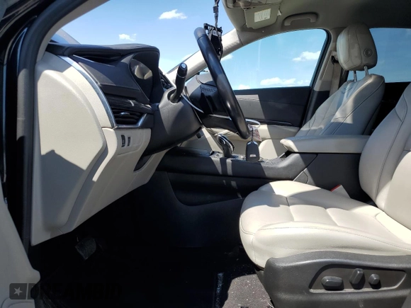 2023 Cadillac XT4 FWD Premium Luxury с VIN 1GYFZCR42PF100724, выставлен на аукционе Copart как лот 55130305 с пробегом 68 258 миль миль и Списание • Salvage title. История ставок и продаж доступна на DreamBid. Изображение 7.