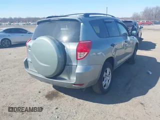 2007 Toyota RAV4 with VIN JTMZD33V676041406, listed as a IAAI auction lot 41743591 with 121,792 mi miles. Bid and sale history available at carsss.com. Image 4.