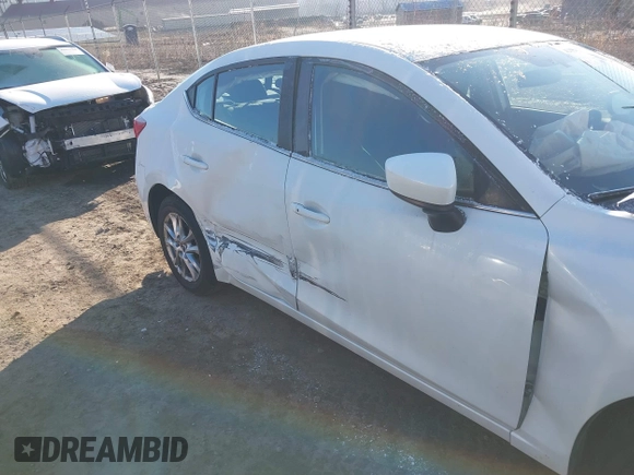 2014 Mazda 3 i Touring z VIN JM1BM1V78E1146298, wystawiony jako IAAI lot #41814133 z przebiegiem 122 620 mil mil oraz . Historia ofert i sprzedaży dostępna na DreamBid. Obrazek 6.