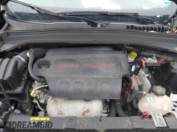 2017 Jeep Renegade Latitude z VIN ZACCJBBB8HPF51772, wystawiony jako IAAI lot #42181722 z przebiegiem 63 950 mil mil oraz . Historia ofert i sprzedaży dostępna na DreamBid. Obrazek 10.