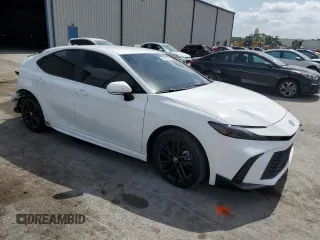 2025 Toyota Camry LE z VIN 4T1DAACK3SU560104, wystawiony jako Copart lot #54478905 z przebiegiem 444 mil mil oraz Szkoda całkowita • Salvage title. Historia ofert i sprzedaży dostępna na DreamBid. Obrazek 4.
