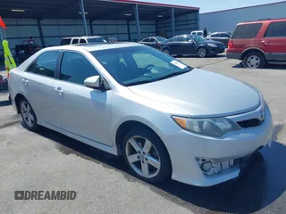2012 Toyota Camry L with VIN 4T1BF1FK4CU061477, listed as a IAAI auction lot 42004963 with 286,689 mi miles. Bid and sale history available at carsss.com. Image 1.