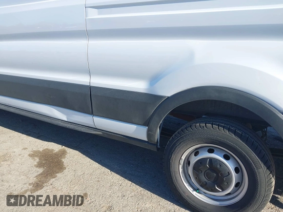 2024 Ford Transit Cargo z VIN 1FTBW3X89RKB49268, wystawiony jako IAAI lot #42081360 z przebiegiem 7 290 mil mil oraz . Historia ofert i sprzedaży dostępna na DreamBid. Obrazek 18.