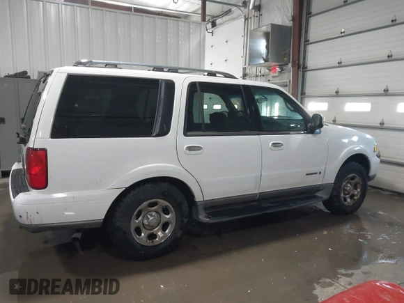 2002 Lincoln Navigator z VIN 5LMFU28R32LJ18485, wystawiony jako IAAI lot #41718606 z przebiegiem 228 590 mil mil oraz . Historia ofert i sprzedaży dostępna na DreamBid. Obrazek 14.