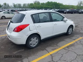 2012 Nissan Versa S z VIN 3N1BC1CP2CK299490, wystawiony jako IAAI lot #42259931 z przebiegiem 200 613 mil mil oraz . Historia ofert i sprzedaży dostępna na DreamBid. Obrazek 4.