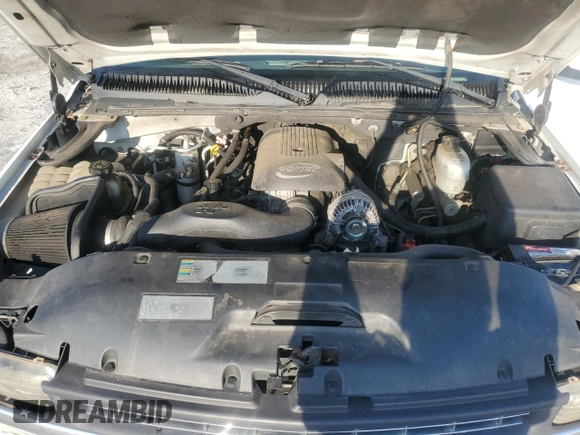 2005 Chevrolet Suburban LT with VIN 1GNEC16ZX5J126268, listed as a Copart auction lot 59576855 with 352,795 mi miles and Salvage title. Bid and sale history available at DreamBid. Image 12.