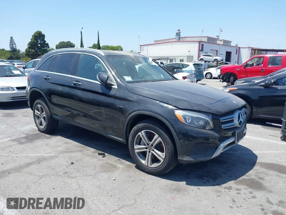 2019 Mercedes-Benz GLC 350e z VIN WDC0G5EB3KF619396, wystawiony jako IAAI lot #42353279 z przebiegiem 23 600 mil mil oraz . Historia ofert i sprzedaży dostępna na DreamBid. Obrazek 1.