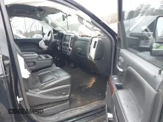 2018 GMC Sierra 2500HD SLT with VIN 1GT12TEY9JF279932, listed as a IAAI auction lot 41583208 with 70,465 mi miles. Bid and sale history available at carsss.com. Image 5.