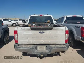 2022 Ford F-250 XL z VIN 1FT7W2B65NED00802, wystawiony jako IAAI lot #41676780 z przebiegiem 164 529 mil mil oraz . Historia ofert i sprzedaży dostępna na DreamBid. Obrazek 16.
