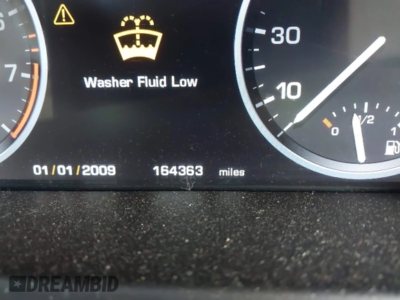 2011 Land Rover Range Rover HSE Lux with VIN SALMF1D40BA349765, listed as a IAAI auction lot 41471056 with 164,363 mi miles and . Bid and sale history available at DreamBid. Image 16.