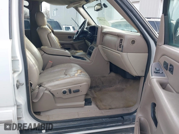 2004 Chevrolet Suburban LT with VIN 1GNFK16T04J251796, listed as a IAAI auction lot 41691891 with 237,489 mi miles and . Bid and sale history available at DreamBid. Image 5.
