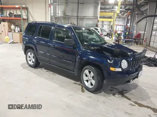 2015 Jeep Patriot High Altitude z VIN 1C4NJRFB6FD239876, wystawiony jako IAAI lot #42307334 z przebiegiem 128 332 mil mil oraz . Historia ofert i sprzedaży dostępna na DreamBid. Obrazek 1.