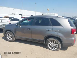 2015 Kia Sorento LX with VIN 5XYKT4A66FG625788, listed as a IAAI auction lot 41692243 with 131,182 mi miles. Bid and sale history available at carsss.com. Image 14.