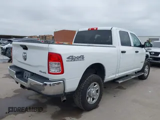 2019 Ram 2500 Tradesman with VIN 3C6UR5CJ3KG512575, listed as a IAAI auction lot 42354322 with 61,965 mi miles and . Bid and sale history available at DreamBid. Image 4.
