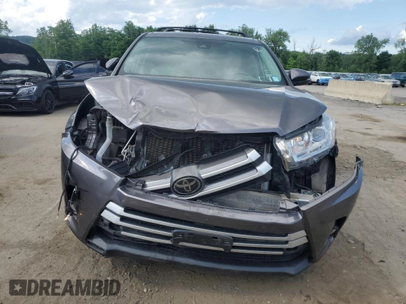 2019 Toyota Highlander LE with VIN 5TDBZRFH5KS930038, listed as a Copart auction lot 61880015 with 85,641 mi miles and Salvage title. Bid and sale history available at DreamBid. Image 5.