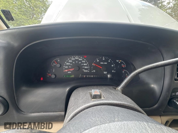 2005 Ford Excursion Eddie Bauer z VIN 1FMNU45S55ED43971, wystawiony jako Copart lot #62346055 z przebiegiem 216 668 mil mil oraz Czysty tytuł • Clean title. Historia ofert i sprzedaży dostępna na DreamBid. Obrazek 8.