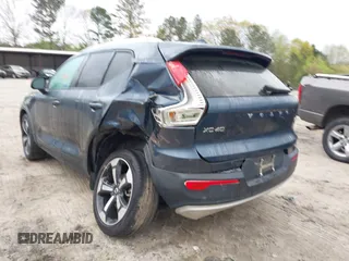 2021 Volvo XC40 Momentum z VIN YV4162UK0M2469977, wystawiony jako IAAI lot #41956088 z przebiegiem 51 567 mil mil oraz . Historia ofert i sprzedaży dostępna na DreamBid. Obrazek 6.